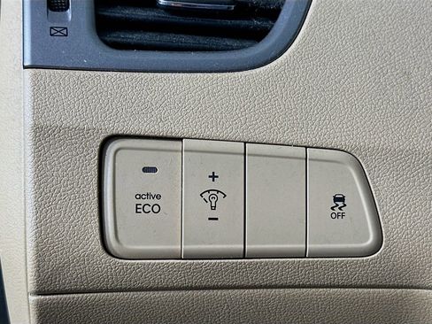 Used 2012 Hyundai Elantra GLS w/ Preferred Pkg 3 image 10