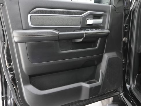 Used 2020 RAM 2500 Big Horn w/ Night Edition AWD/4WD image 40