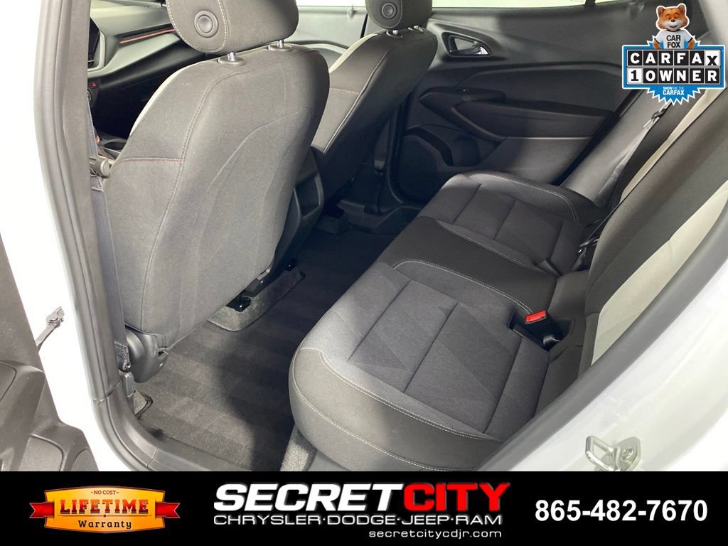 Used 2026 Chevrolet Trax RS FWD image 28