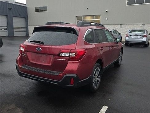 Used 2018 Subaru Outback 2.5i Limited image 4