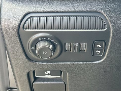Used 2024 Jeep Wagoneer Series III AWD/4WD image 18
