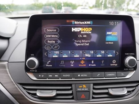 Used 2025 Nissan Altima 2.5 SV FWD image 23