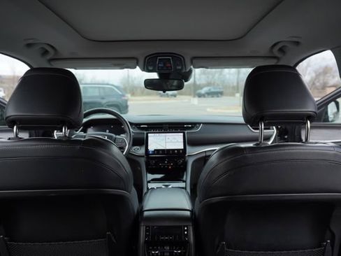 Used 2022 Jeep Grand Cherokee L Limited image 26