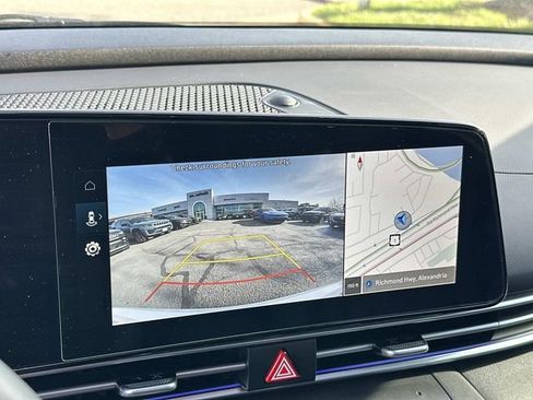 Used 2025 Hyundai Elantra Limited FWD image 24