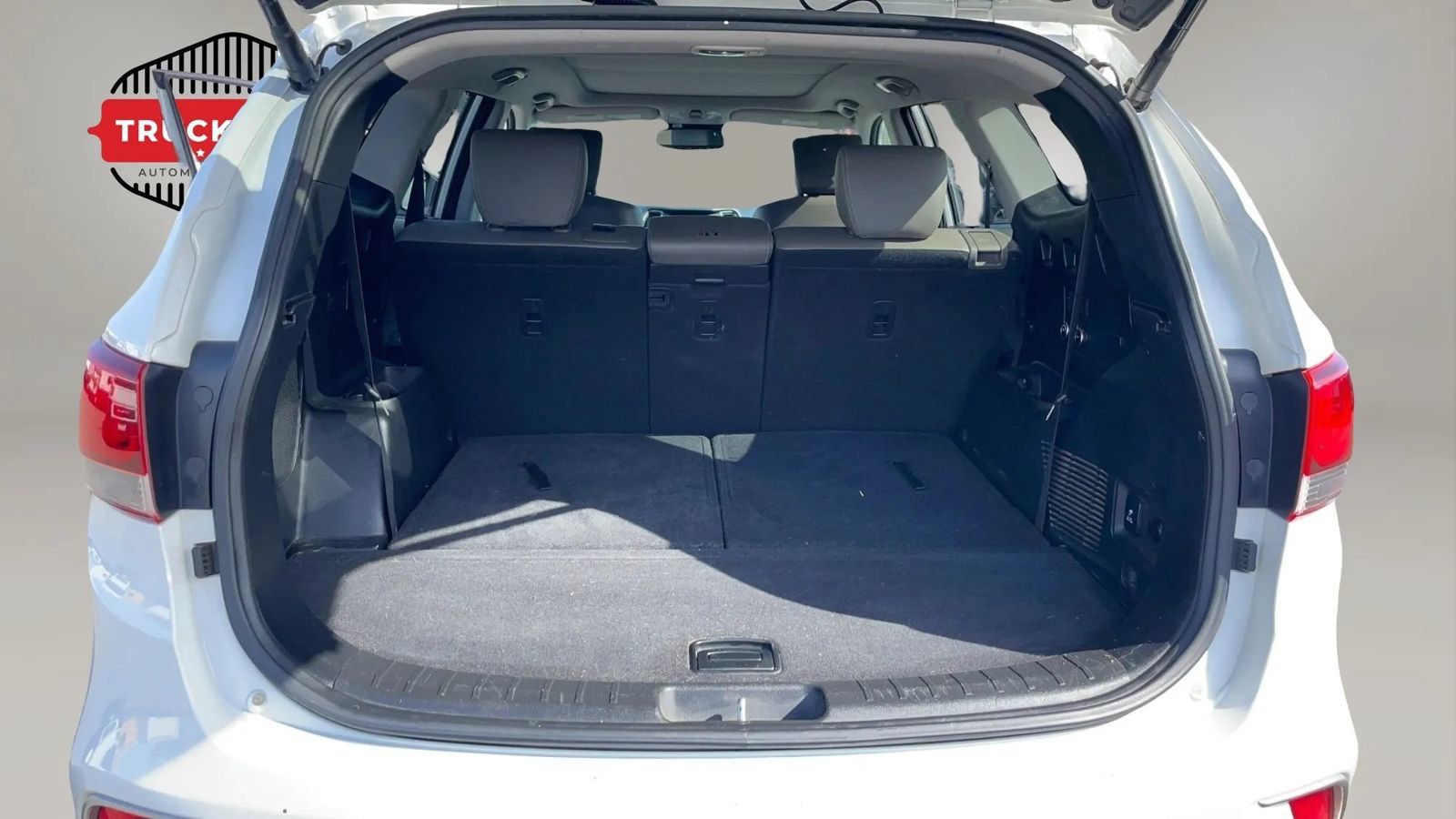 Used 2018 Hyundai Santa Fe FWD image 40