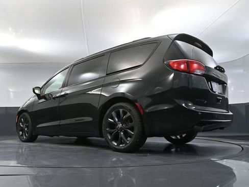 Used 2019 Chrysler Pacifica Touring-L Plus w/ Advanced Safetytec Group image 62