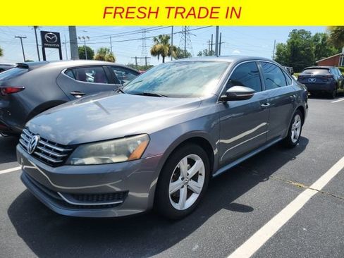 Used 2012 Volkswagen Passat TDI SE FWD image 2