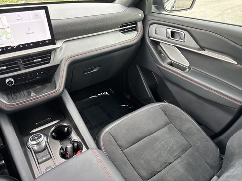 Used 2025 Ford Explorer ST AWD/4WD image 15