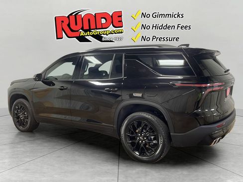 Used 2025 Chevrolet Traverse LT w/ Midnight/Sport Edition AWD/4WD image 4