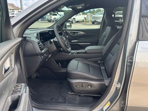 New 2026 Chevrolet Traverse LT w/ Midnight/Sport Edition image 2