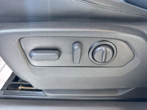 Used 2021 Chevrolet Silverado 1500 LT Trail Boss w/ Convenience Package II image 28