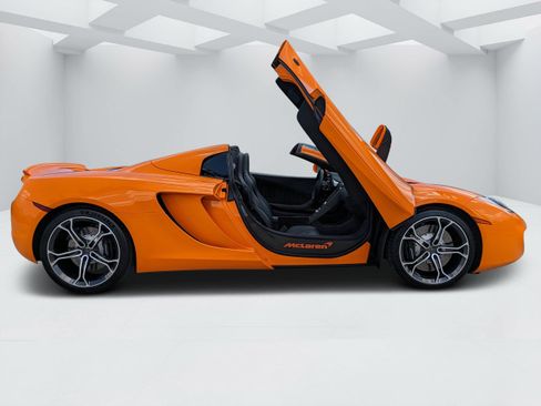 Used 2014 McLaren MP4-12C Spider RWD image 3