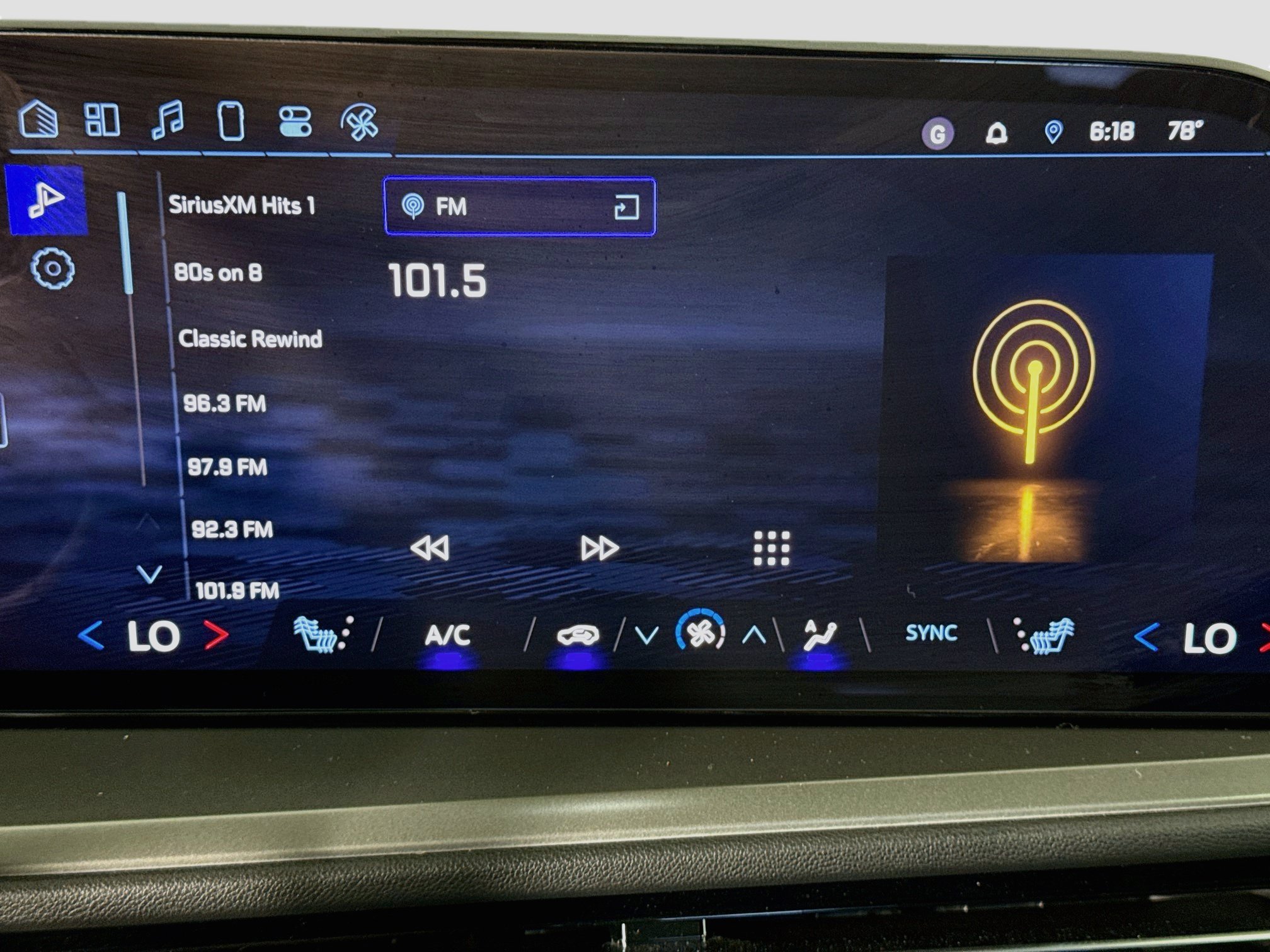 Used 2024 Chevrolet Traverse LT w/ Trailering Package FWD image 15