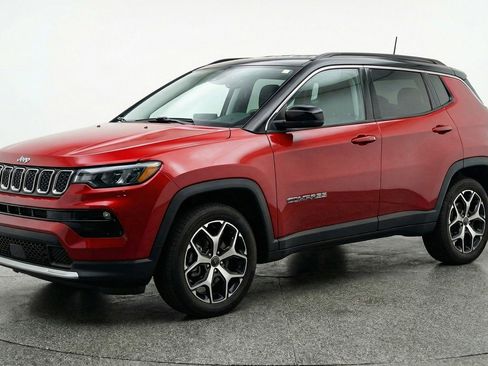 Used 2025 Jeep Compass Limited image 3