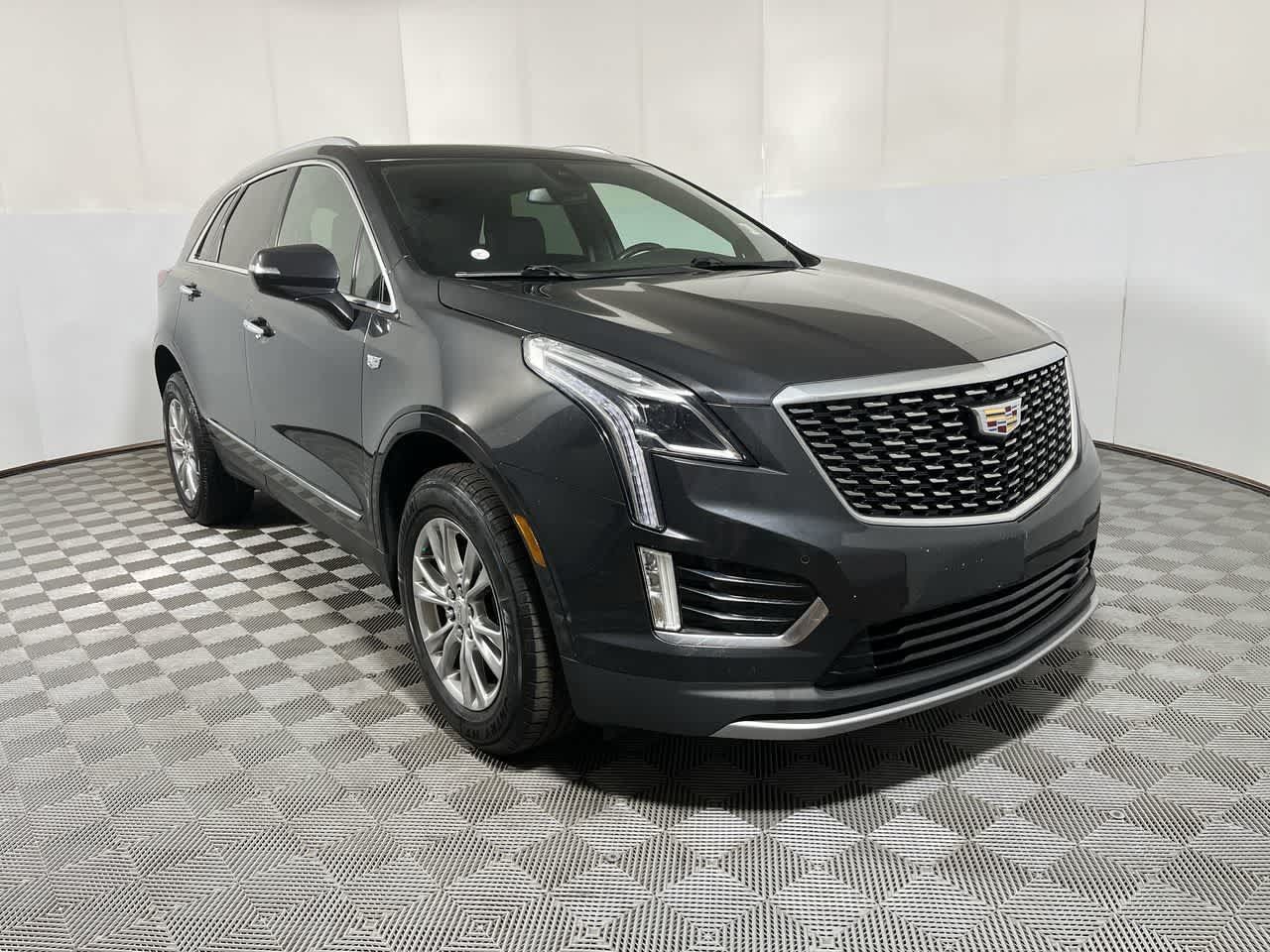 Used 2020 Cadillac XT5 Premium Luxury FWD image 2