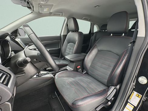 Used 2025 Mitsubishi Outlander Sport SE AWD/4WD image 13