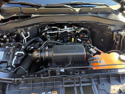 Used 2023 Ford Explorer XLT image 9