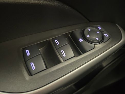 Certified 2024 Chevrolet Trax RS image 25