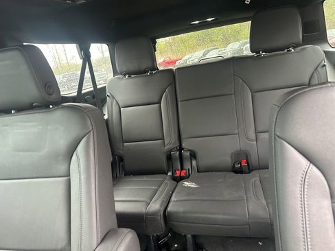 Used 2024 Chevrolet Suburban Z71 w/ Luxury Package AWD/4WD image 13