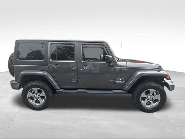 Used 2016 Jeep Wrangler Unlimited Sahara w/ Dual Top Group AWD/4WD image 36
