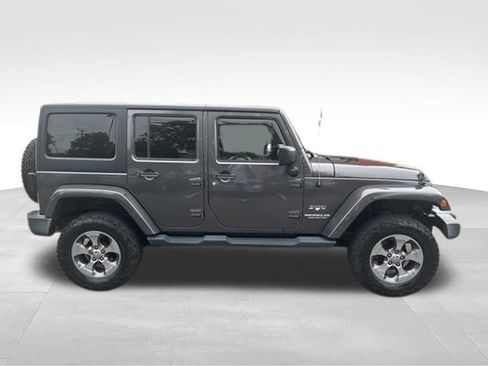 Used 2016 Jeep Wrangler Unlimited Sahara w/ Dual Top Group AWD/4WD image 36
