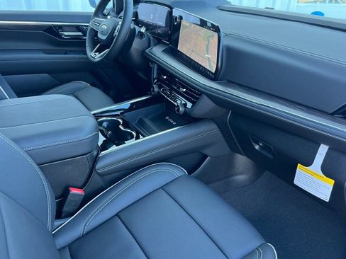 New 2026 Chevrolet Suburban Premier image 15