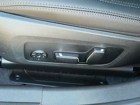 New 2026 BMW 330i xDrive Sedan w/ M Sport Package image 25