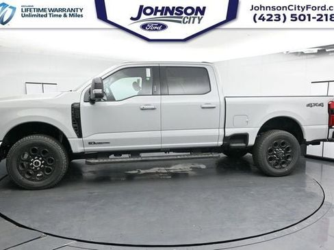 New 2026 Ford F250 Lariat w/ Black Appearance Package AWD/4WD image 7