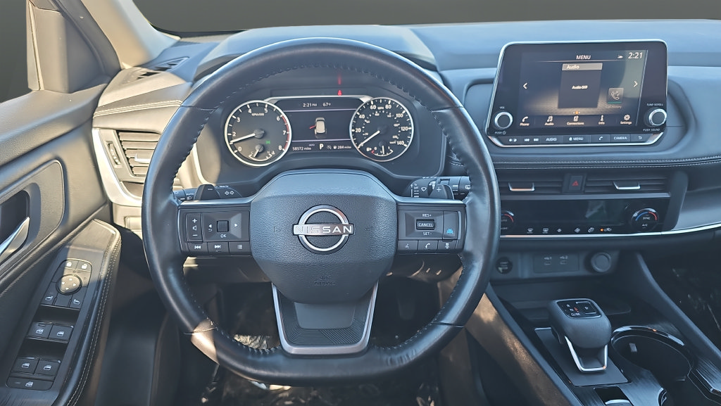 Used 2025 Nissan Rogue SV AWD/4WD image 15