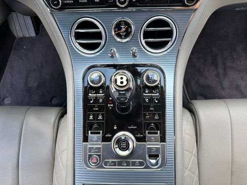 Used 2020 Bentley Continental GT V8 image 32