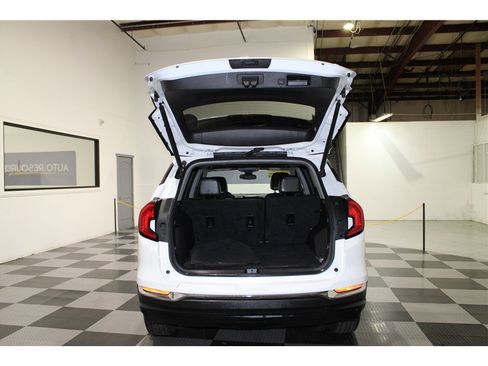 Used 2023 GMC Terrain SLT image 18