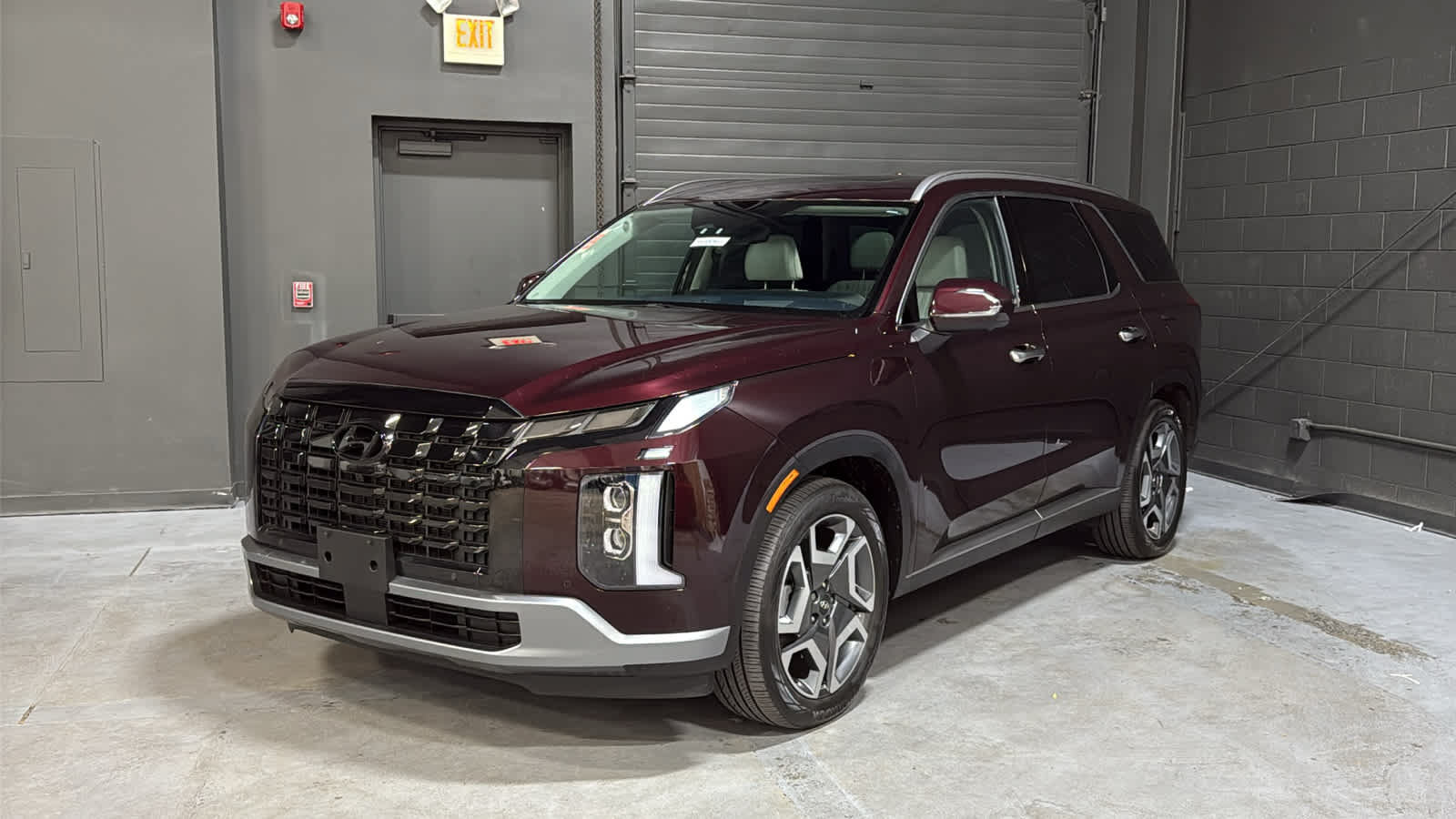 Used 2024 Hyundai Palisade Limited AWD/4WD image 3
