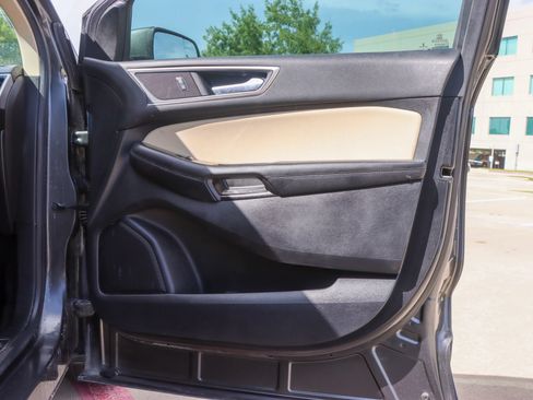 Used 2018 Ford Edge SEL w/ Equipment Group 201A FWD image 9