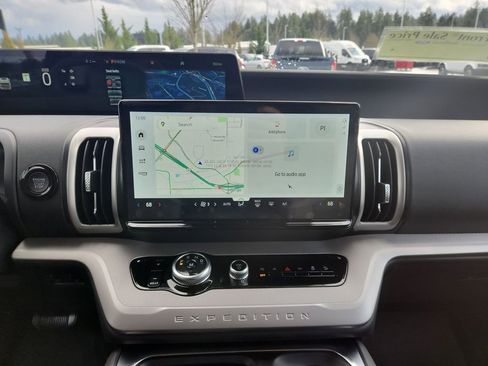 New 2025 Ford Expedition Max Active image 23