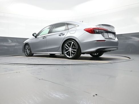 Used 2023 Honda Civic Touring image 32