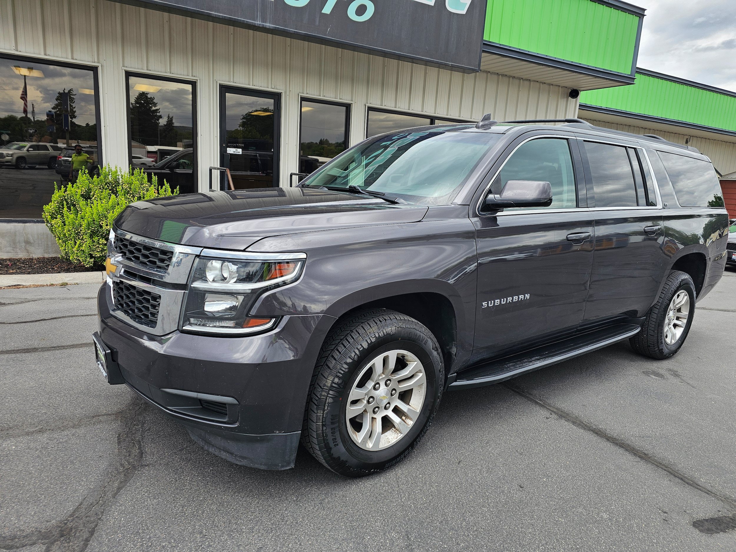 Used 2016 Chevrolet Suburban LT AWD/4WD image 2