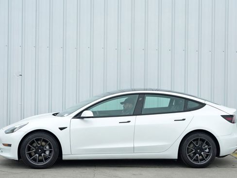 Used 2022 Tesla Model 3 Long Range image 49