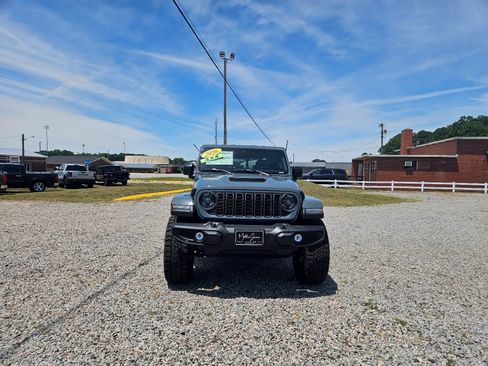 New 2026 Jeep Gladiator Sport AWD/4WD image 8