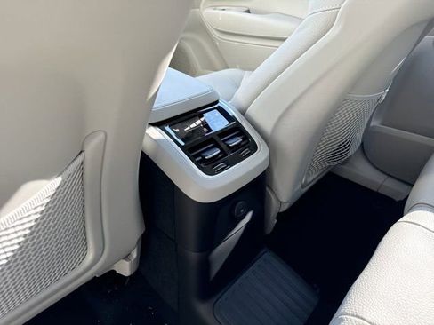 New 2025 Volvo XC90 T8 Plus w/ Protection Package Premier image 25