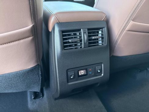 New 2025 Mitsubishi Outlander SEL image 18