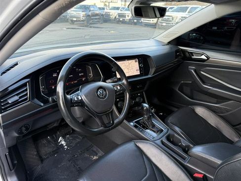Used 2019 Volkswagen Jetta SEL Premium image 32