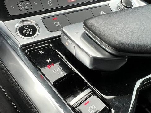 Used 2021 Audi e-tron Premium w/ Convenience Plus Package image 34