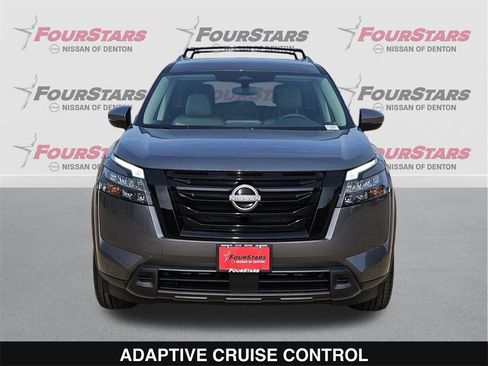 New 2025 Nissan Pathfinder SV w/ Black Appearance Package image 10