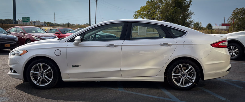 Used 2016 Ford Fusion Energi Titanium w/ Driver Assist Package FWD image 19