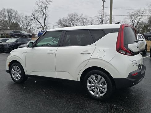 Used 2021 Kia Soul LX image 5
