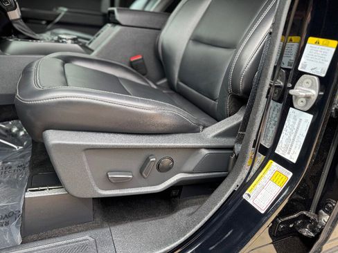 Used 2025 Ford Bronco Outer Banks image 10