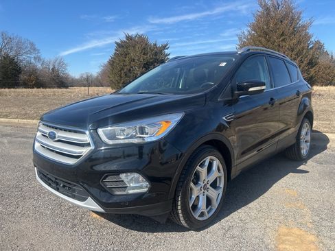 Used 2018 Ford Escape Titanium image 1