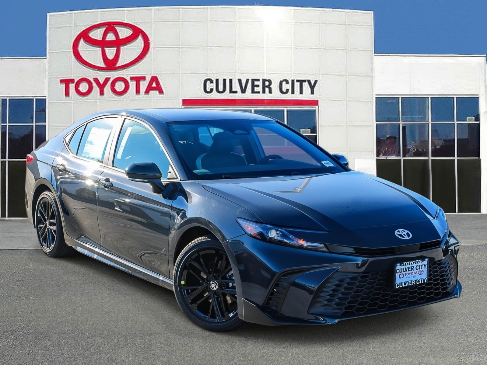 New 2026 Toyota Camry SE FWD image 1