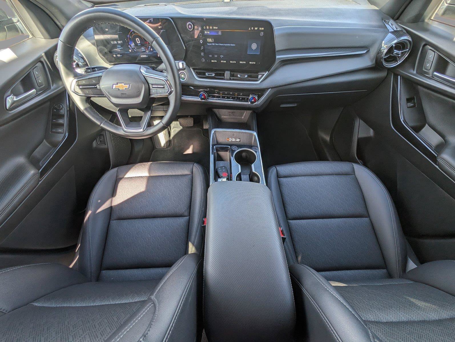 Used 2025 Chevrolet Equinox LT w/ Convenience Package II FWD image 33