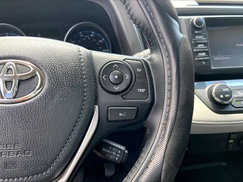 Used 2018 Toyota RAV4 XLE FWD image 23